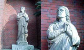 写真左2・「使徒聖ヨハネ像」