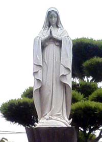 平和の聖母像